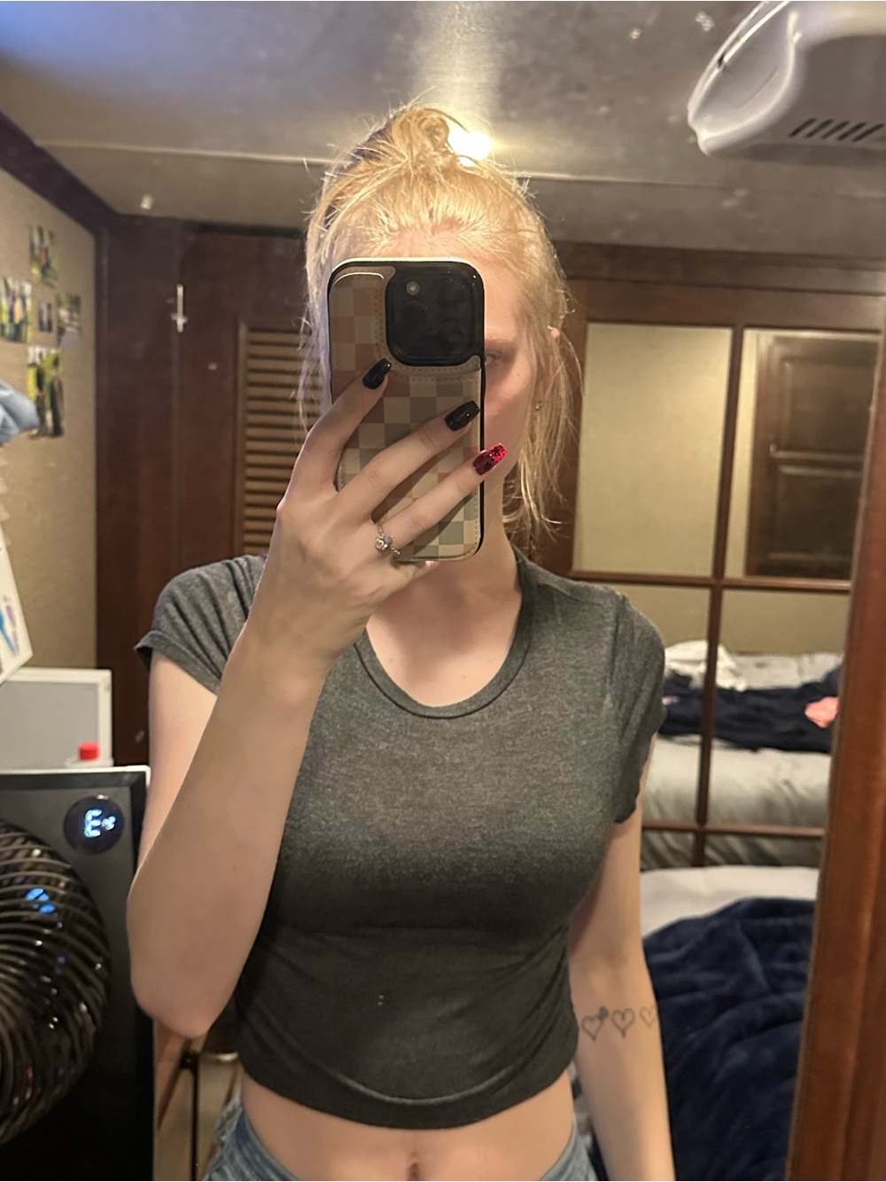 Women's Short Sleeve Fitted Crop Top - Charcoal